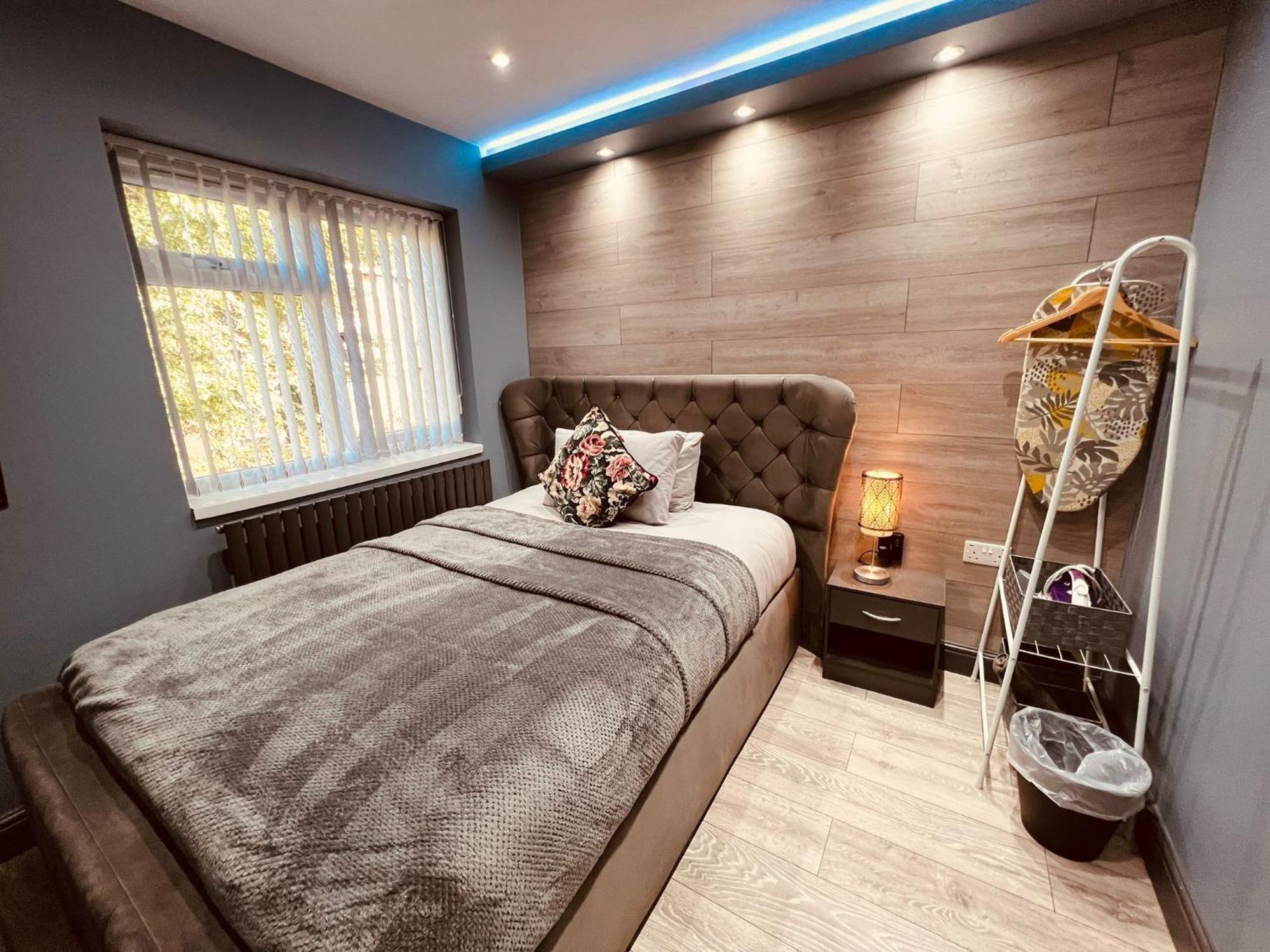 Modern Suites -5 Bedroom House- With Free Parking Birmingham City Exteriér fotografie