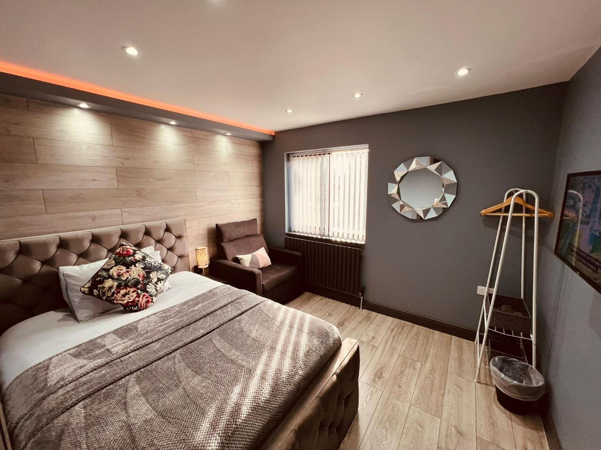 Modern Suites -5 Bedroom House- With Free Parking Birmingham City Exteriér fotografie