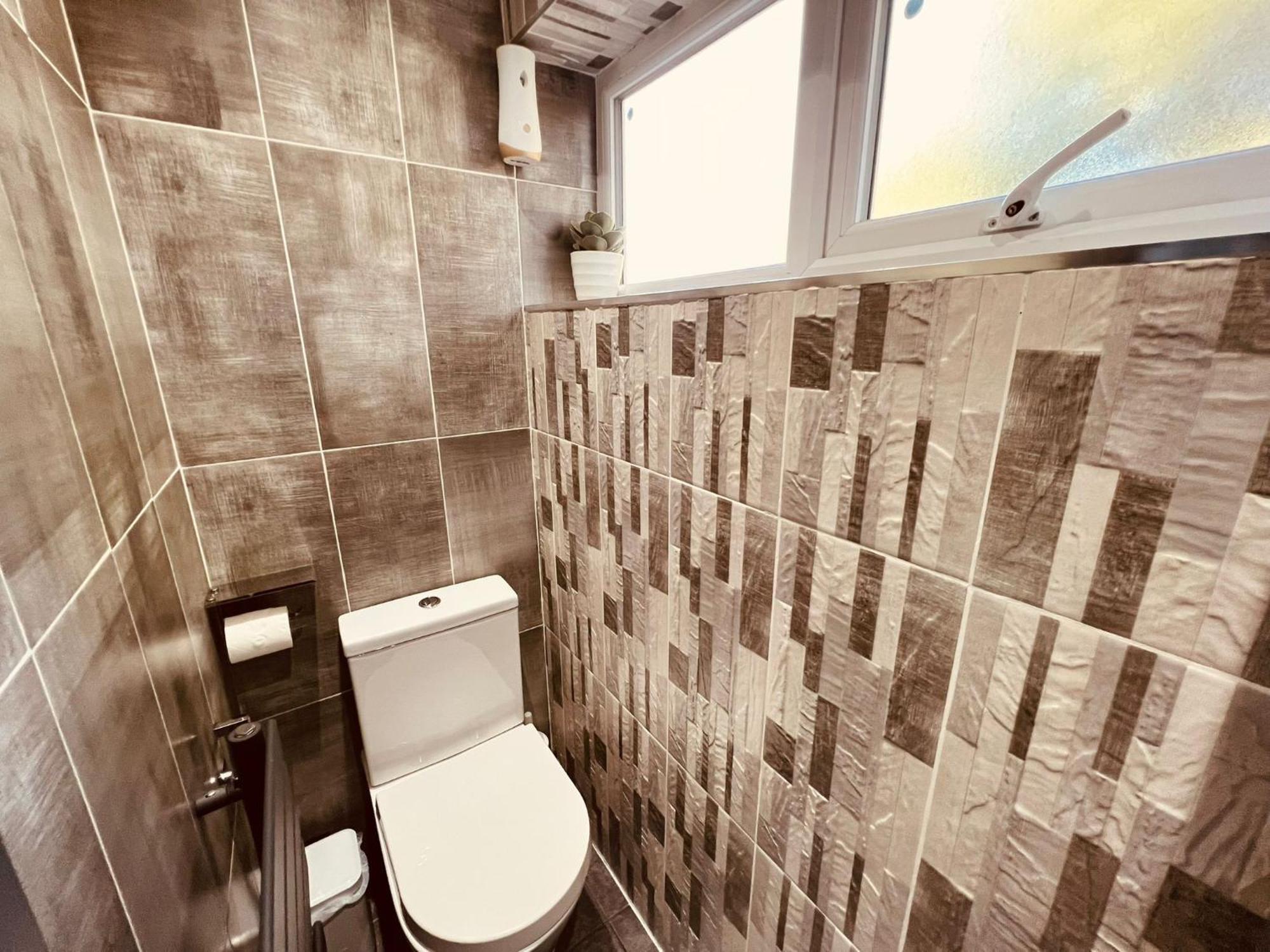 Modern Suites -5 Bedroom House- With Free Parking Birmingham City Exteriér fotografie