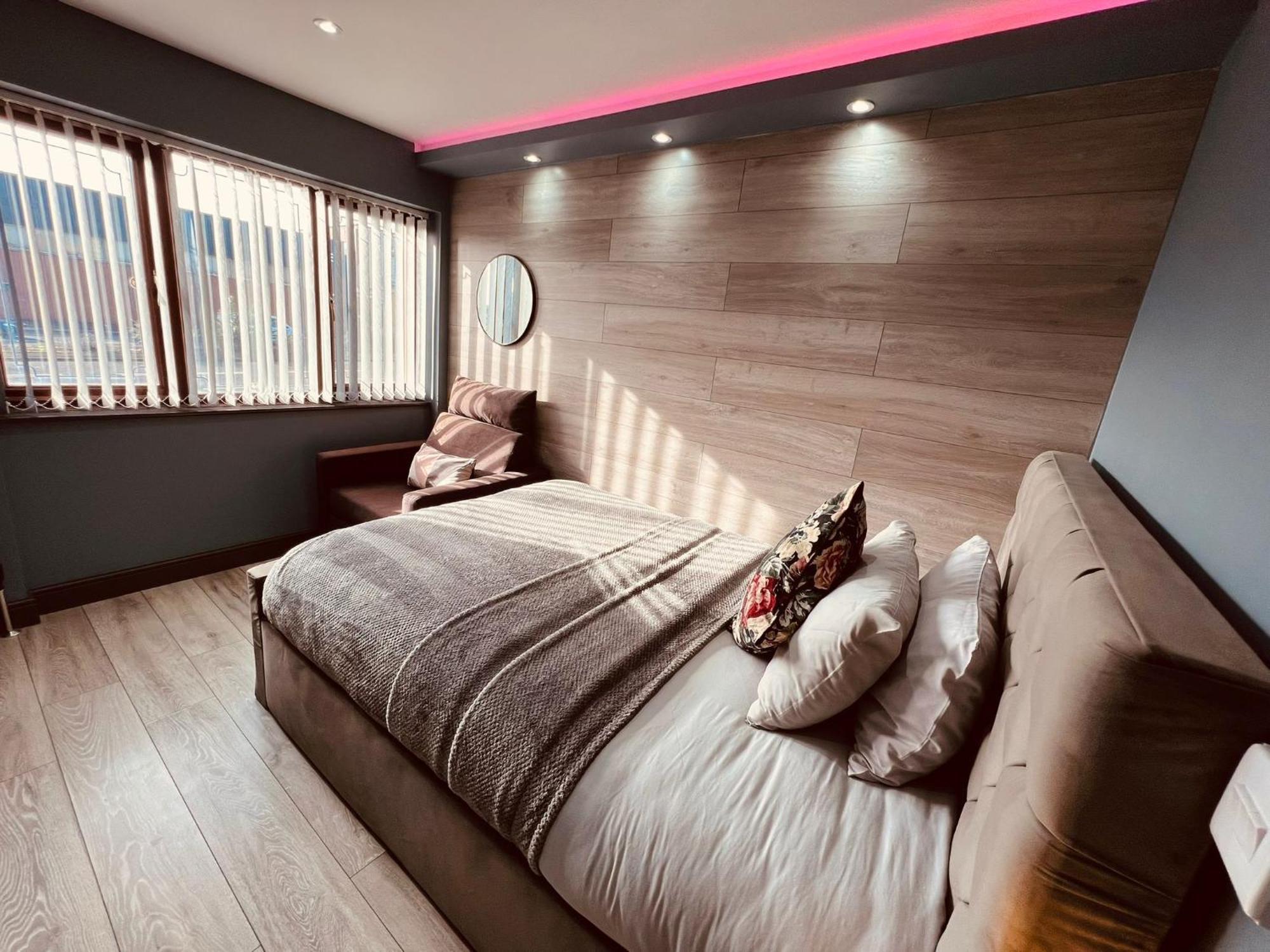Modern Suites -5 Bedroom House- With Free Parking Birmingham City Exteriér fotografie