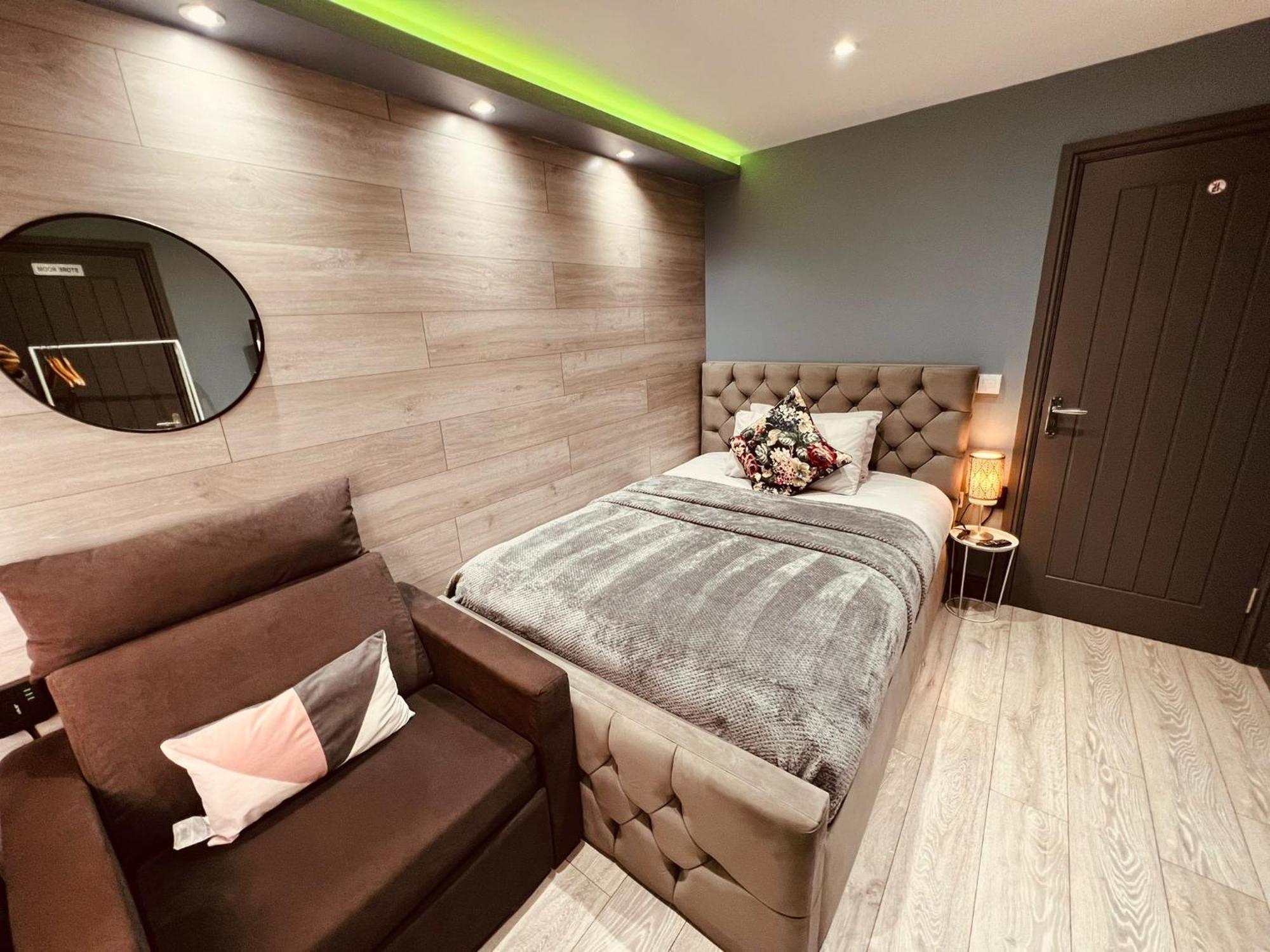 Modern Suites -5 Bedroom House- With Free Parking Birmingham City Exteriér fotografie