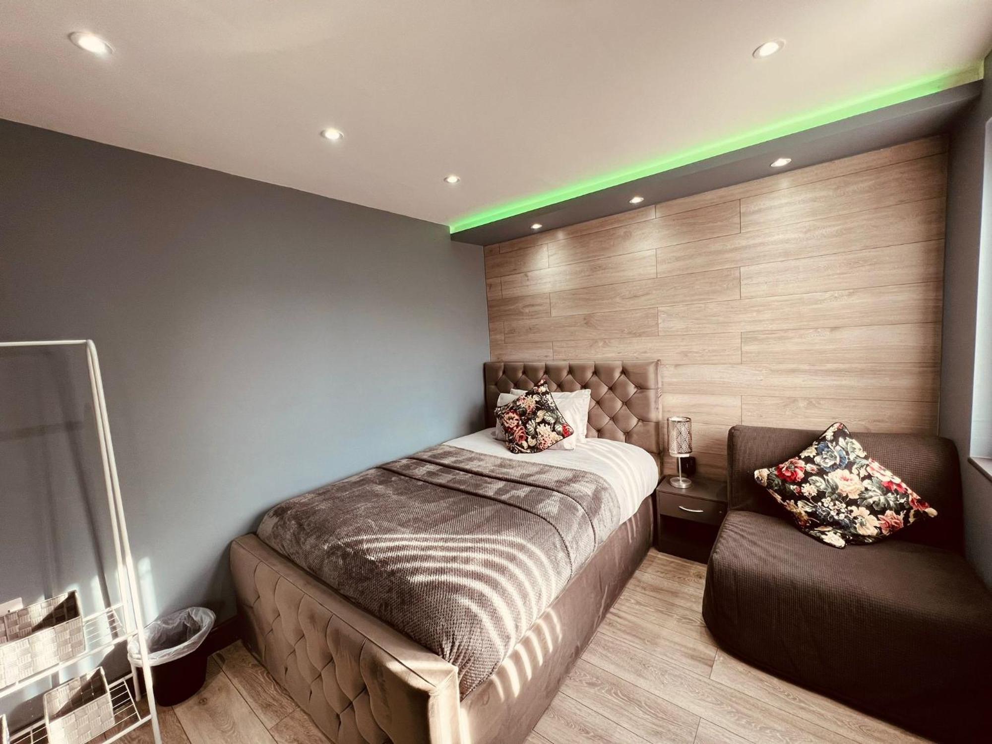 Modern Suites -5 Bedroom House- With Free Parking Birmingham City Exteriér fotografie