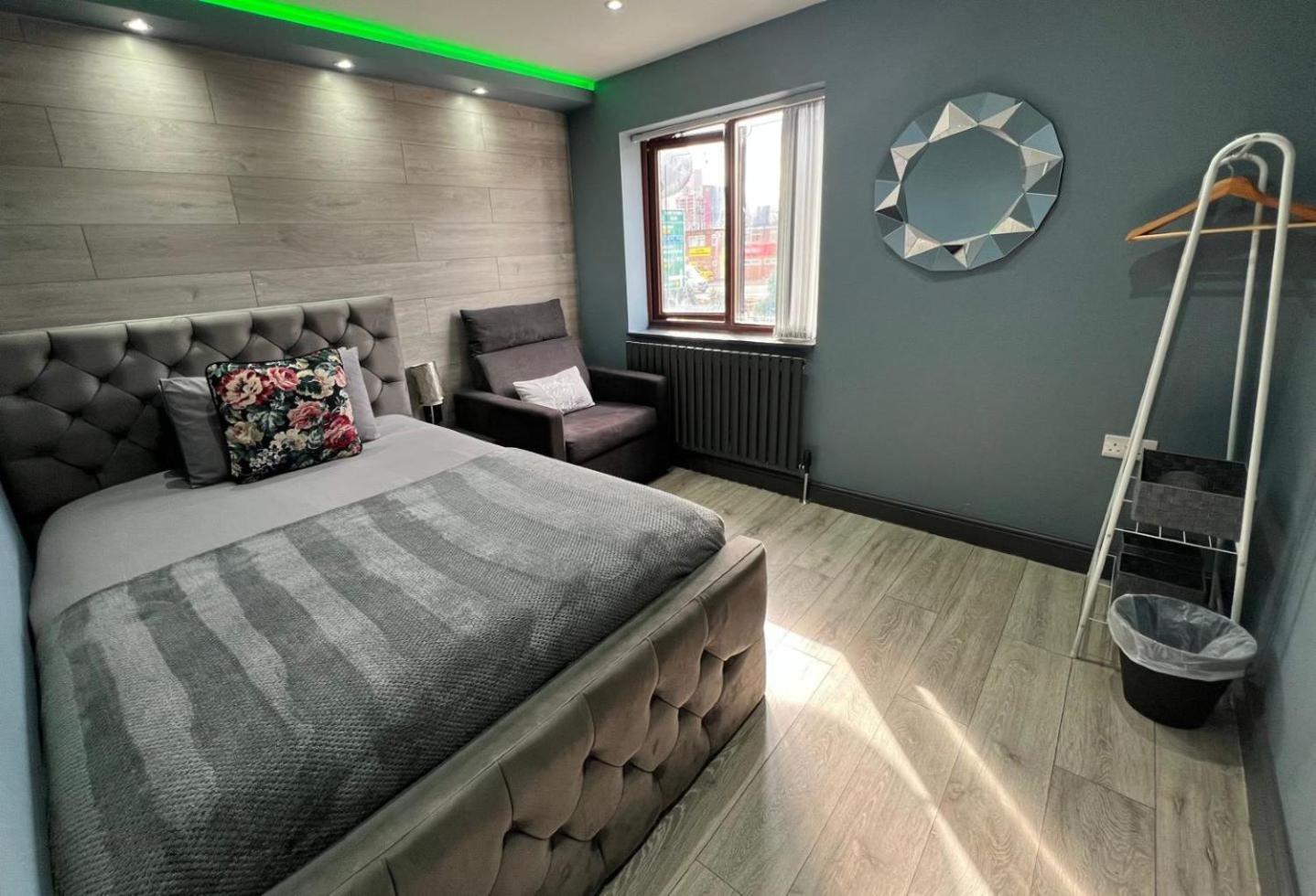 Modern Suites -5 Bedroom House- With Free Parking Birmingham City Exteriér fotografie