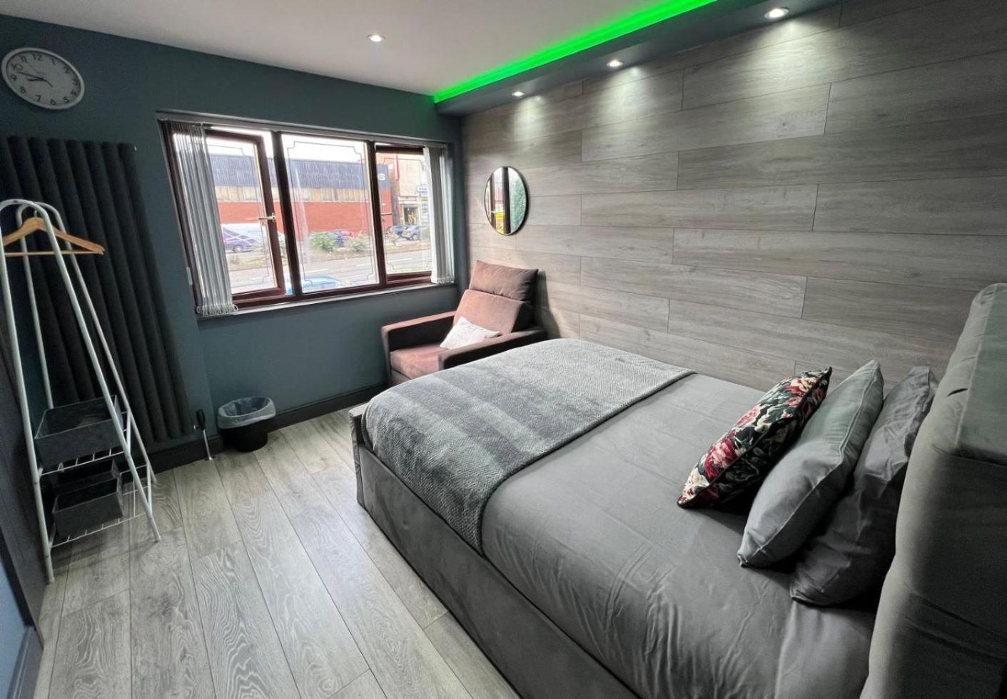 Modern Suites -5 Bedroom House- With Free Parking Birmingham City Exteriér fotografie