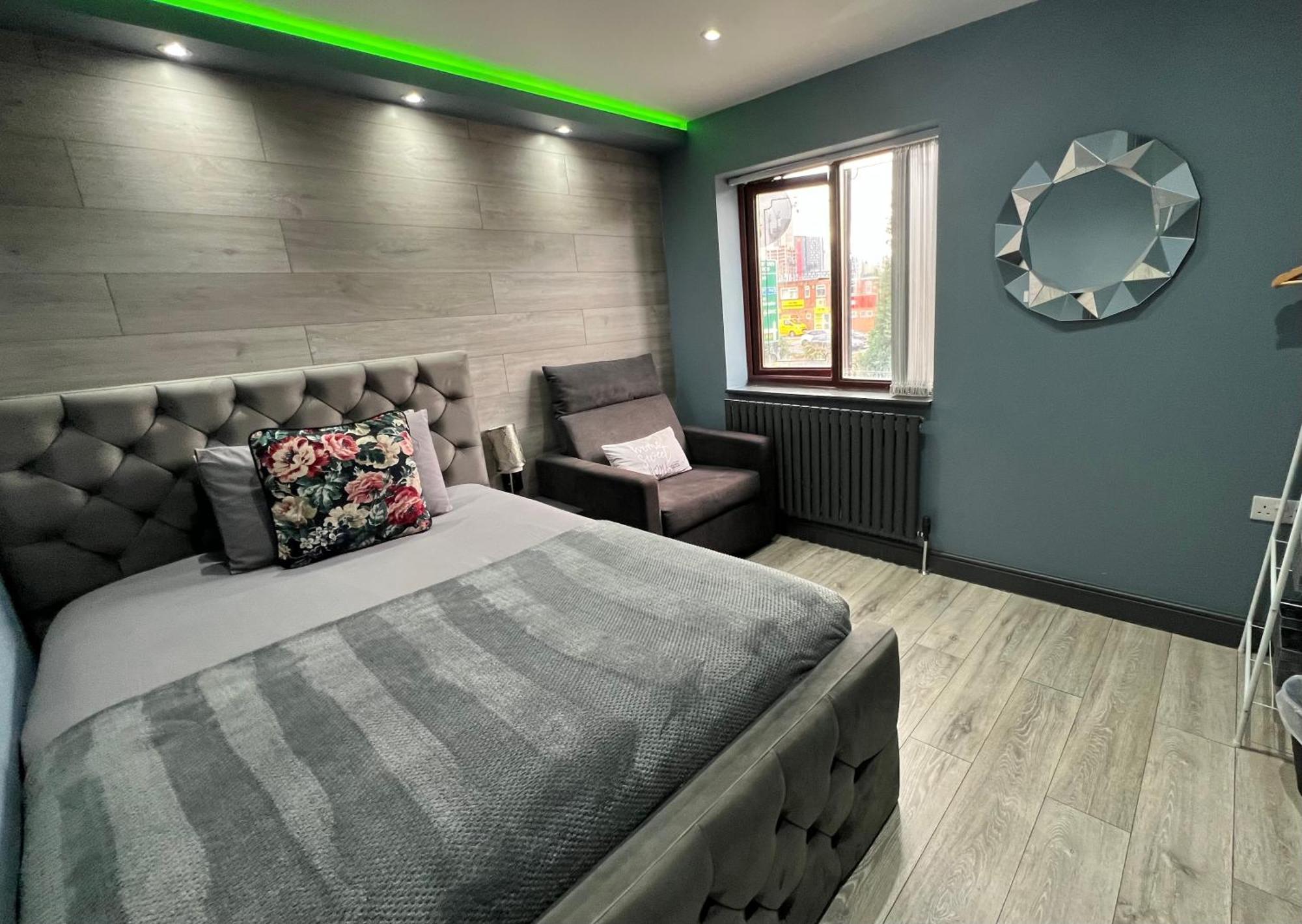 Modern Suites -5 Bedroom House- With Free Parking Birmingham City Exteriér fotografie